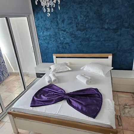 Maryy Guest house *